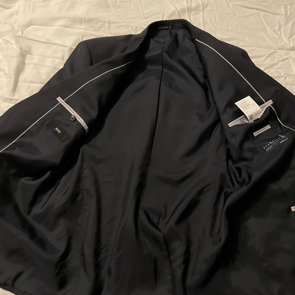 Dark Navy PinStripe Hugo Boss Suit - Jackets and Pants 42R - Picture 6 of 10
